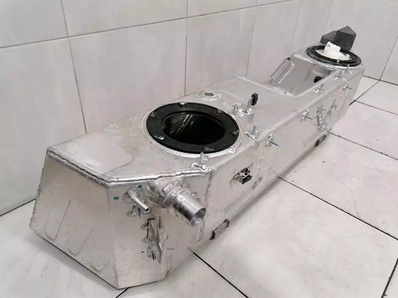 McLaren 570S Spider Fuel Tank 13K0124CP  Kraftstofftank - Image 3