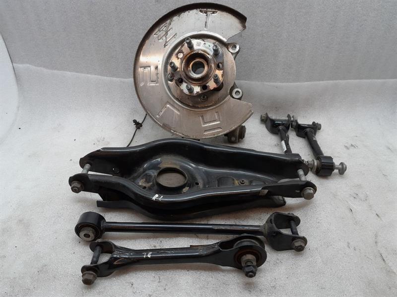 TESLA MODEL 3 LONG RANGE RLH Hub 1044411-00-G Radlagergehäuse Hinten Links