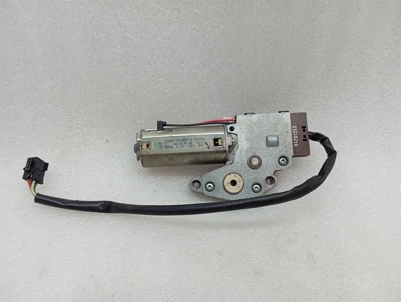 PORSCHE 911 996 Sun Roof Motor 99662422100 Schiebedachmotor TARGA