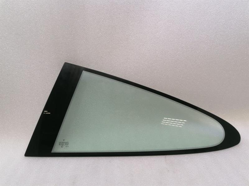 PORSCHE 911 997 Left Rear ¼  Glass 99754311100 Türscheibe ¼ Hinten LH