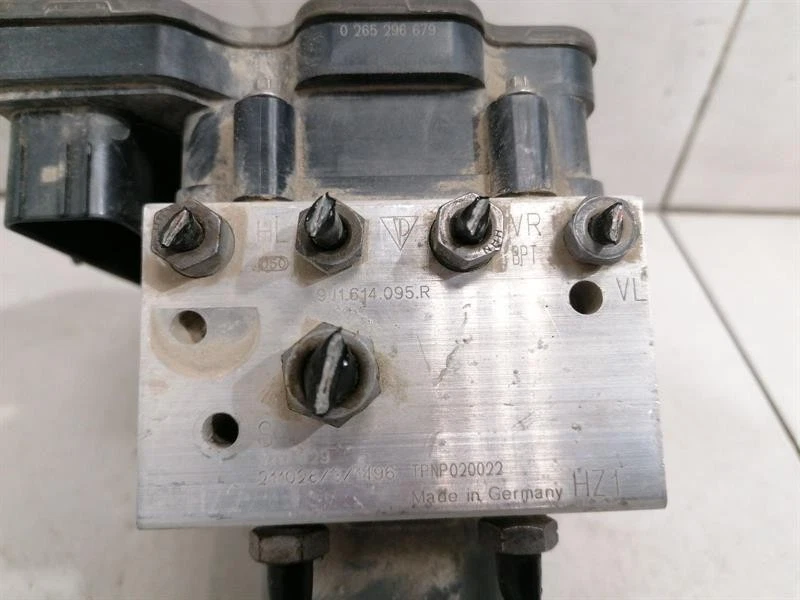 PORSCHE TAYCAN 9J A.B.S Pump 9J1614095R ABS Pumpe HYDRAULIKBLOCK - Image 4