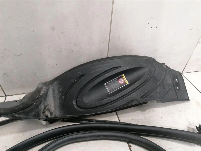 McLaren 570S Spider LEFT WITH SEALS 13A5731CP LINKS - Image 3