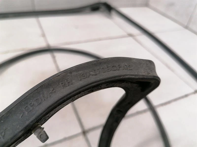 McLaren 570S Spider  ROOF Seal  13AA552SP DACH Dichtungen WINDSCREEN - Image 3