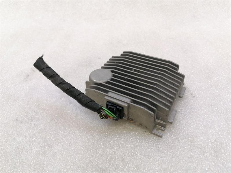 PORSCHE TAYCAN 9J Electronic module Amplifier 9J1035335D Steuergerät