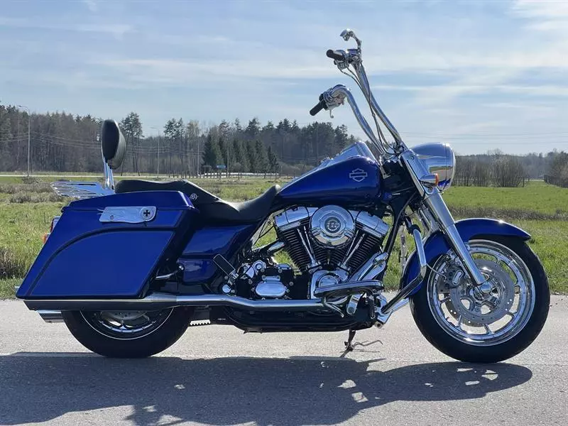 2007 Harley-Davidson FLHRSE3 Screamin’ Eagle Road King CVO - Image 7