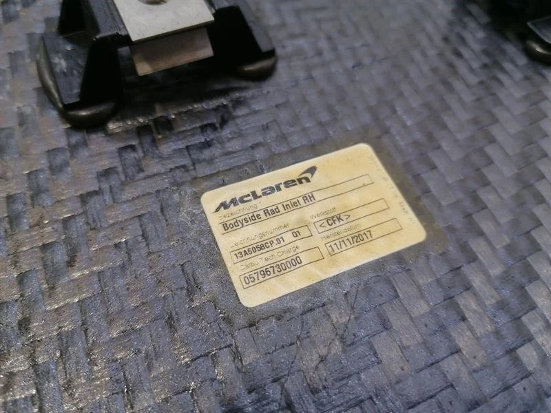 McLaren 570S Spider 13A6058CP CARBON BODYSIDE INLET RIGHT FENDER - Image 5