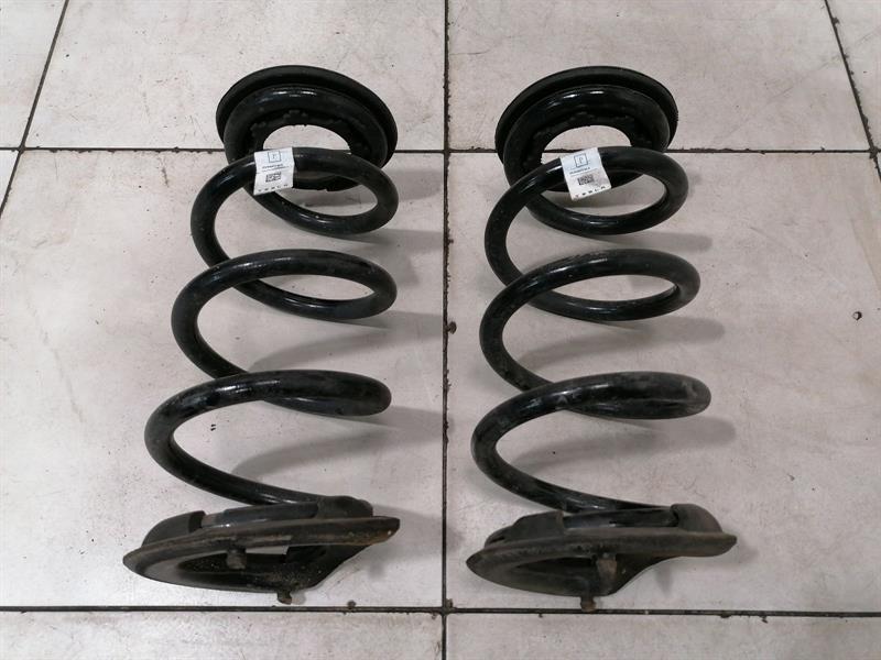 TESLA MODEL 3 PERFORMANCE Rear Spring set 1044472-04-A Fahrwerksfeder Hinten