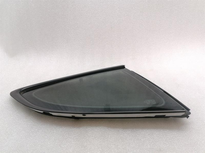 PORSCHE CAYMAN 718  Right Rear Quarter Glass 98154311212 Türscheibe ¼ Hinten Re