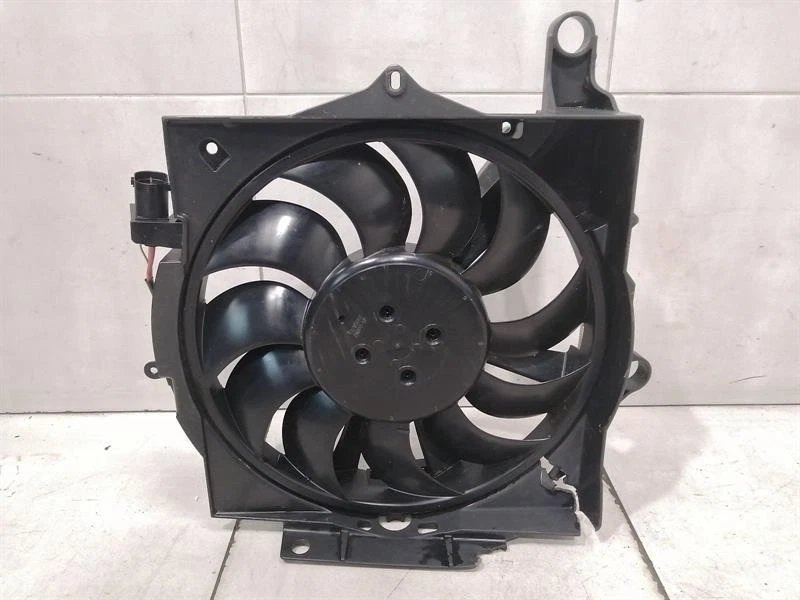 PORSCHE TAYCAN 9J Radiator Fan 9J1959455D Lüfter Elektrolüfter Beschädigt!!!