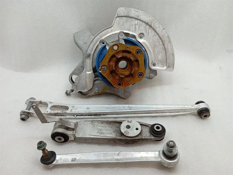 PORSCHE CAYMAN 718 GT4 Right Rear Hub 982505436D Radlagergehäuse Hinten Rechts