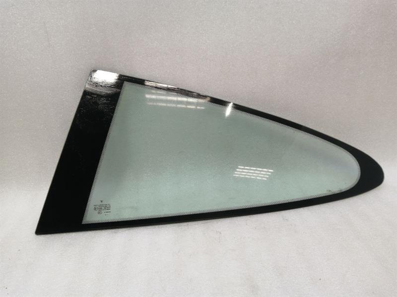 PORSCHE 911 997 Left Rear quarter Glass 99754311100 Türscheibe ¼ Hinten Links