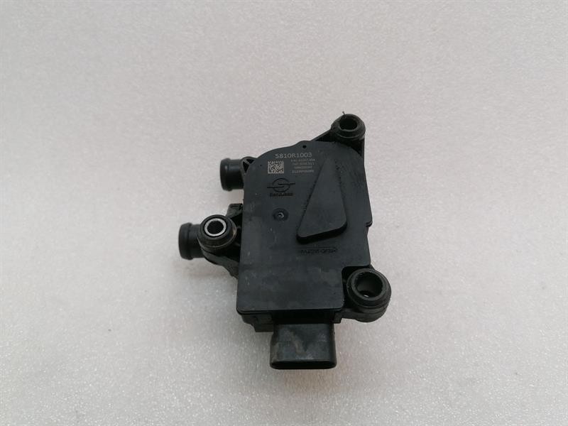 PORSCHE TAYCAN 9J Heater valve 9J1963375J Heizungsventil