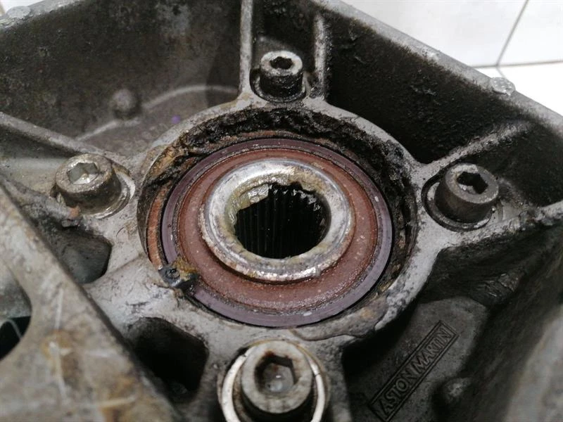 ASTON MARTIN RAPIDE AMR Left Rear Hub AD43-5A971-AB Radlagergehäuse Hinten Links - Image 7