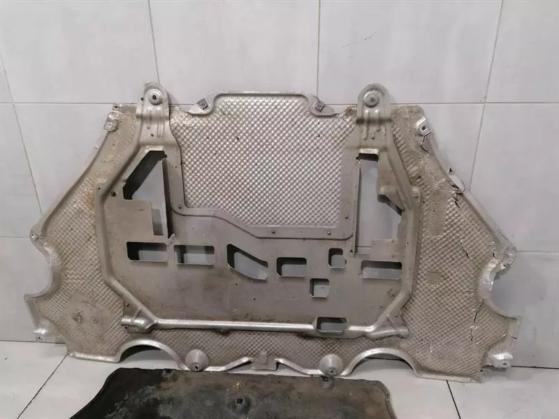 PORSCHE CAYMAN 718 GT4 UNDERTRAY 982825205A WITH DEFECTS Unterbodenverkleidung - Image 5