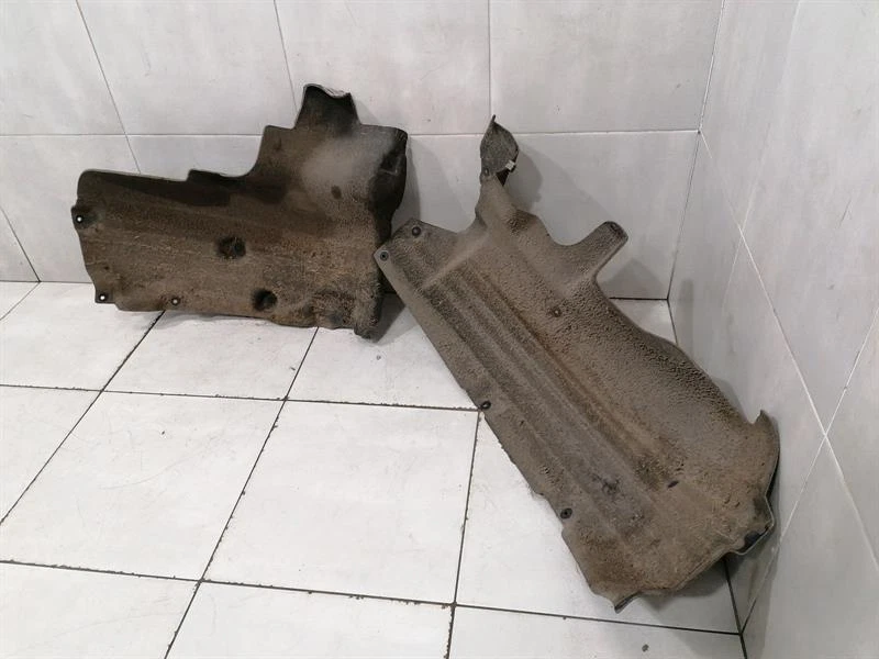 BMW i8 Hybrid Wheel arch liner (plastic) 51717328626 RADLAUFABDECKUNG HR RR - Image 3