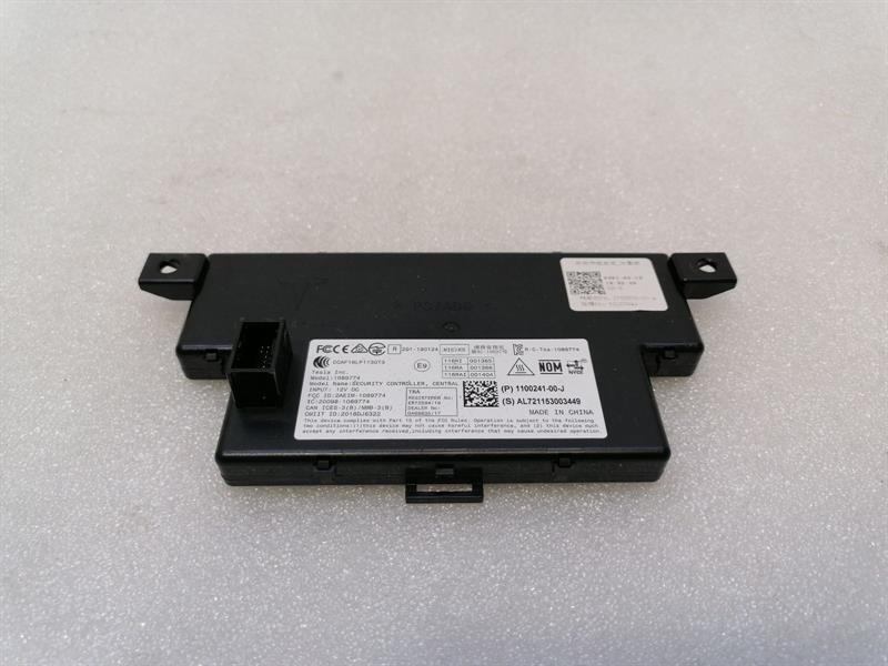TESLA MODEL 3 Electronic module 1100241-00-J Steuergerät CENTRAL LOCKING