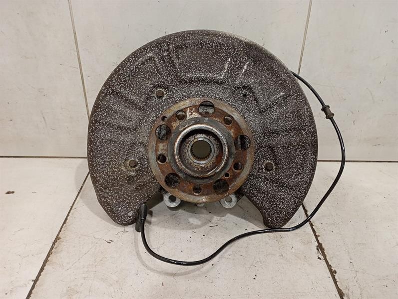 MERCEDES C63 AMG W205 Left Rear Hub A2053501514 Radlagergehäuse Hinten Links