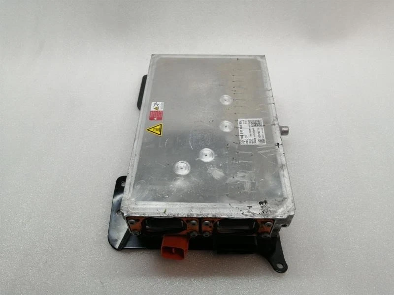 PORSCHE TAYCAN 9J Battery charging control module 5QE915684BG Steuergerät