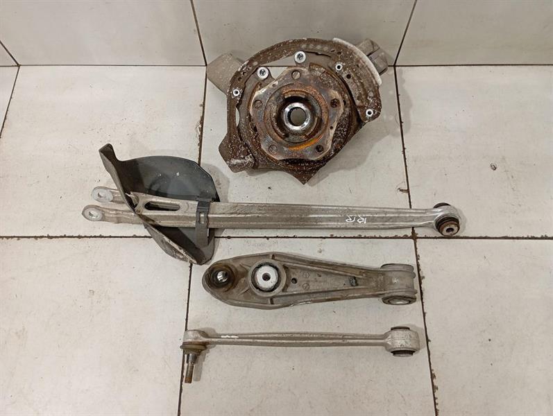 PORSCHE CAYMAN 981 Right Rear Hub 98133115807 Radlagergehäuse Hinten Rechts