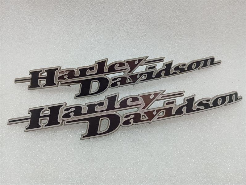 HARLEY-DAVIDSON 62435-11 FUEL TANK EMBLEM SET LOGO BADGES RIGHT LEFT MEDALLION