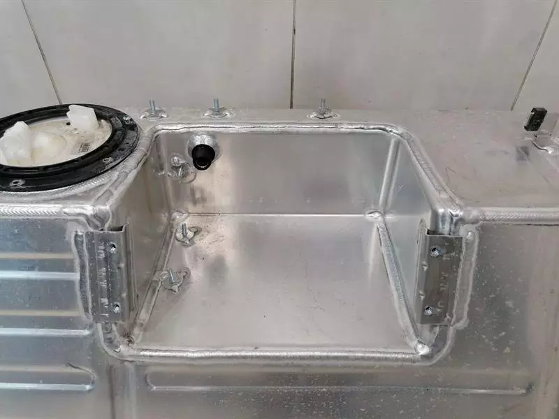 McLaren 570S Spider Fuel Tank 13K0124CP  Kraftstofftank - Image 5