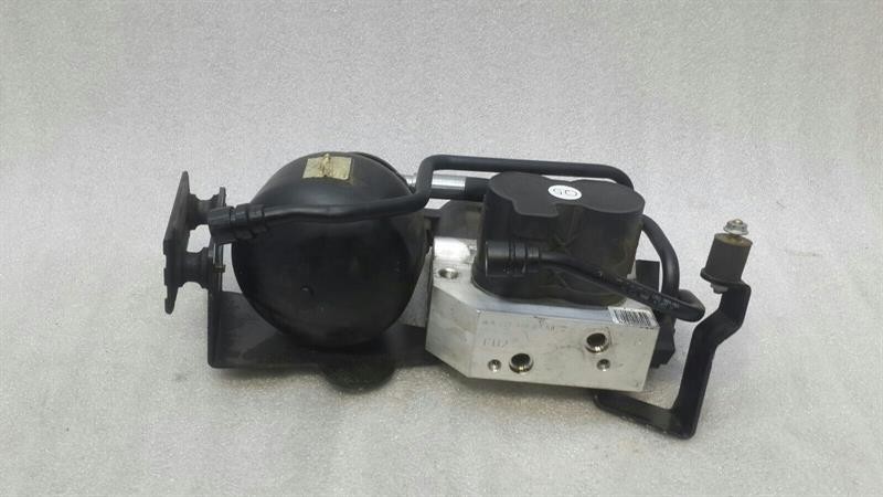 MERCEDES SL R230 Rear ABC valve A2213201058 Hydraulikventil ABC Hinten W221 W216