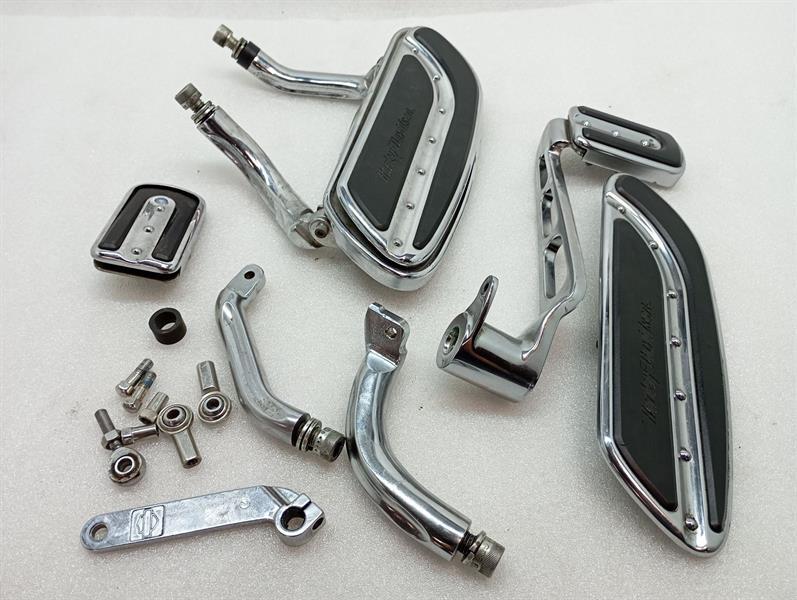 HARLEY-DAVIDSON STREET GLIDE IRONSIDE Footrest Right 50816-07 Fußstütze Rechts