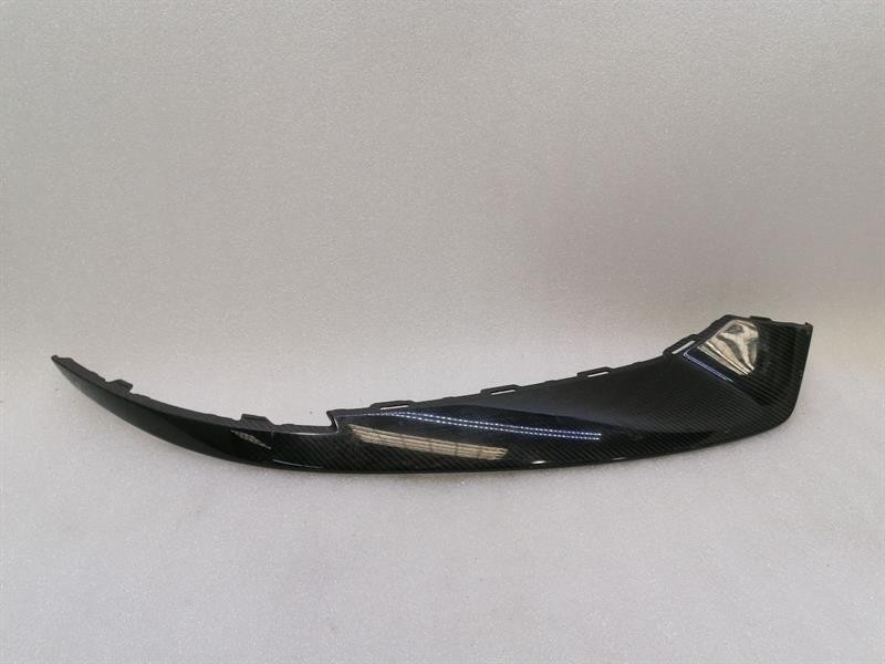 PORSCHE TAYCAN 9J 9J1807820B Front spoiler Carbon Right Vorne Rechts Beschädigt