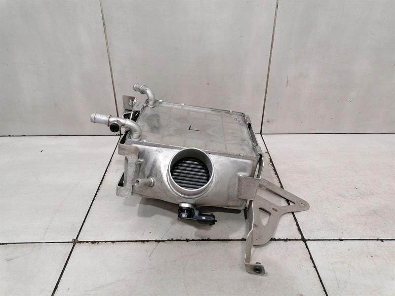 McLaren 570S Spider  Intercooler 13F0302CP Ladeluftkühler