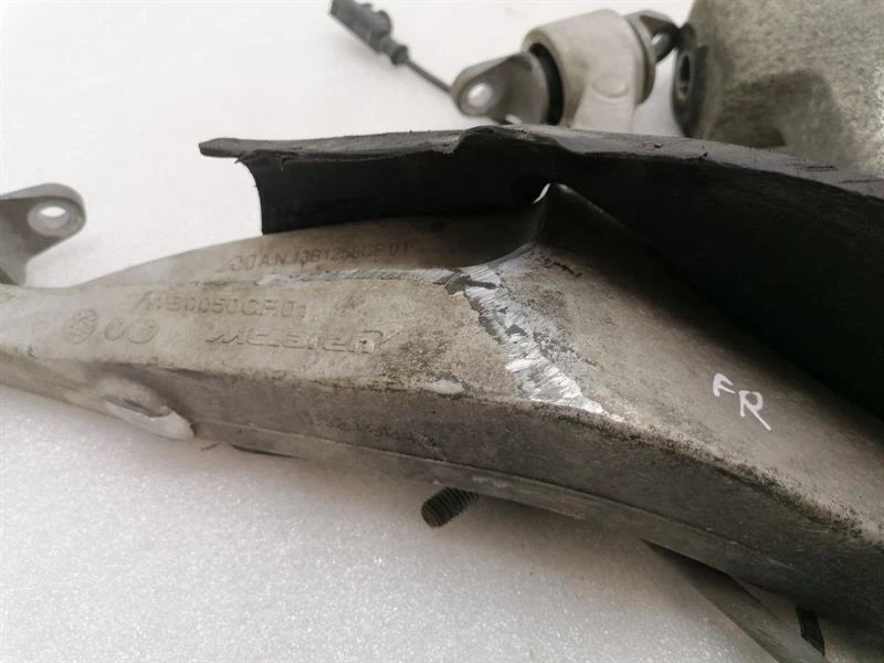 McLaren 570S Spider Right Front Hub 13B1203CP Radlagergehäuse Vorne Rechts - Image 7